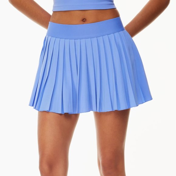 TNA Dresses & Skirts - Aritzia TNA Tennis Pro Skirt Skort